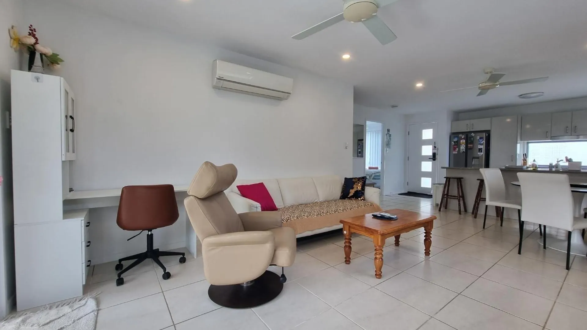 Glass House Mountains Retreat Beerwah 0*,  Australia